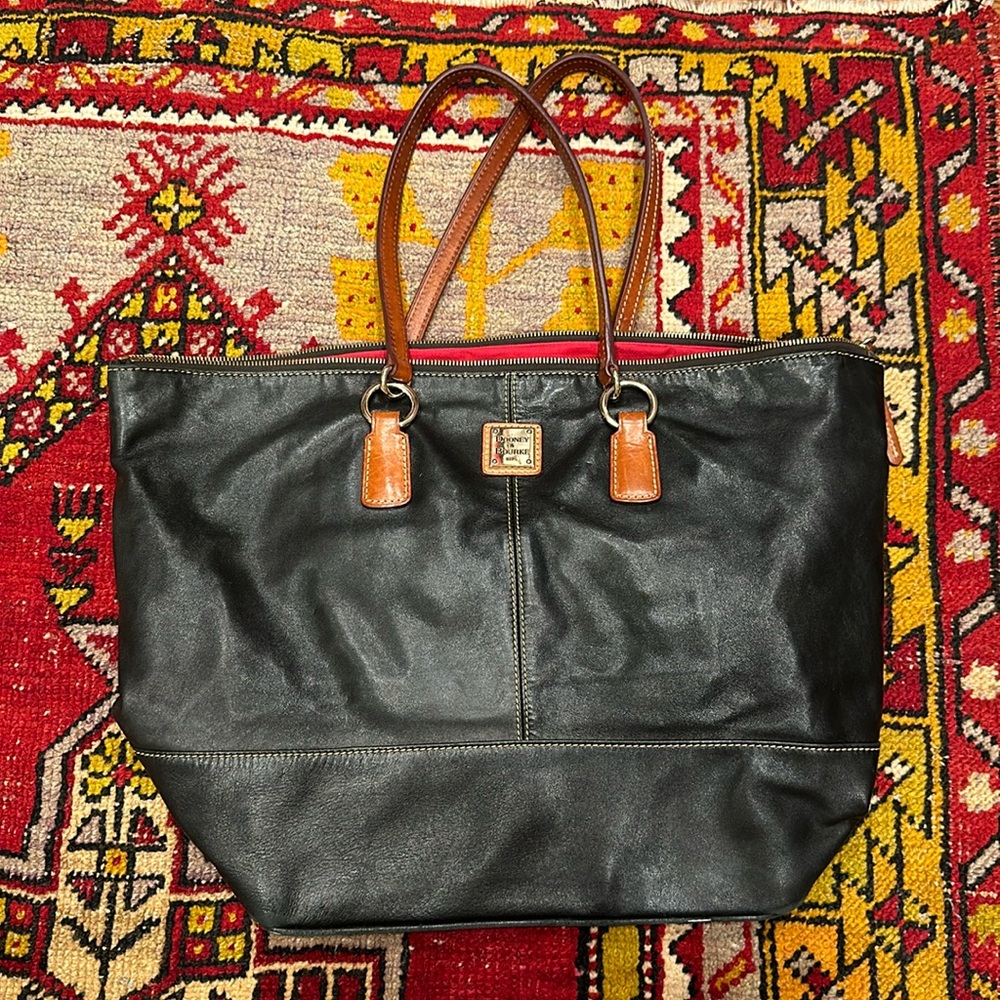 Black Dooney & Burke bag